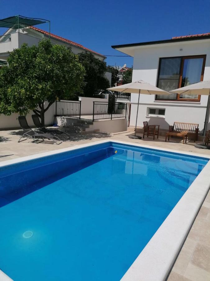 Villa Vlatino Seget Vranjica Exterior foto