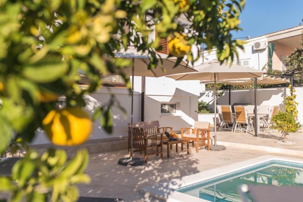 Villa Vlatino Seget Vranjica Exterior foto