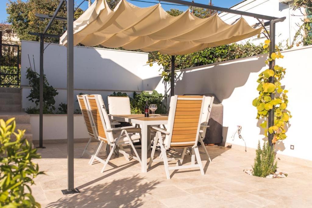 Villa Vlatino Seget Vranjica Exterior foto