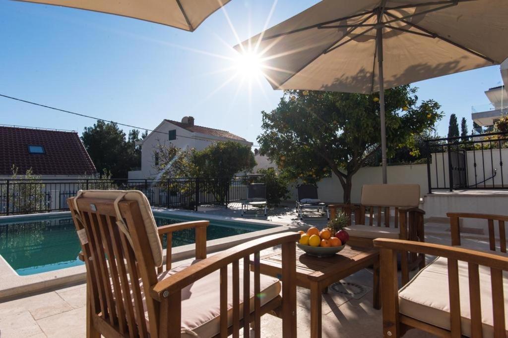 Villa Vlatino Seget Vranjica Exterior foto